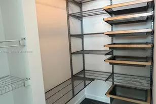 300 S Biscayne Blvd, Miami, FL 33131 - Photo 15