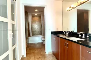 300 S Biscayne Blvd, Miami, FL 33131 - Photo 11