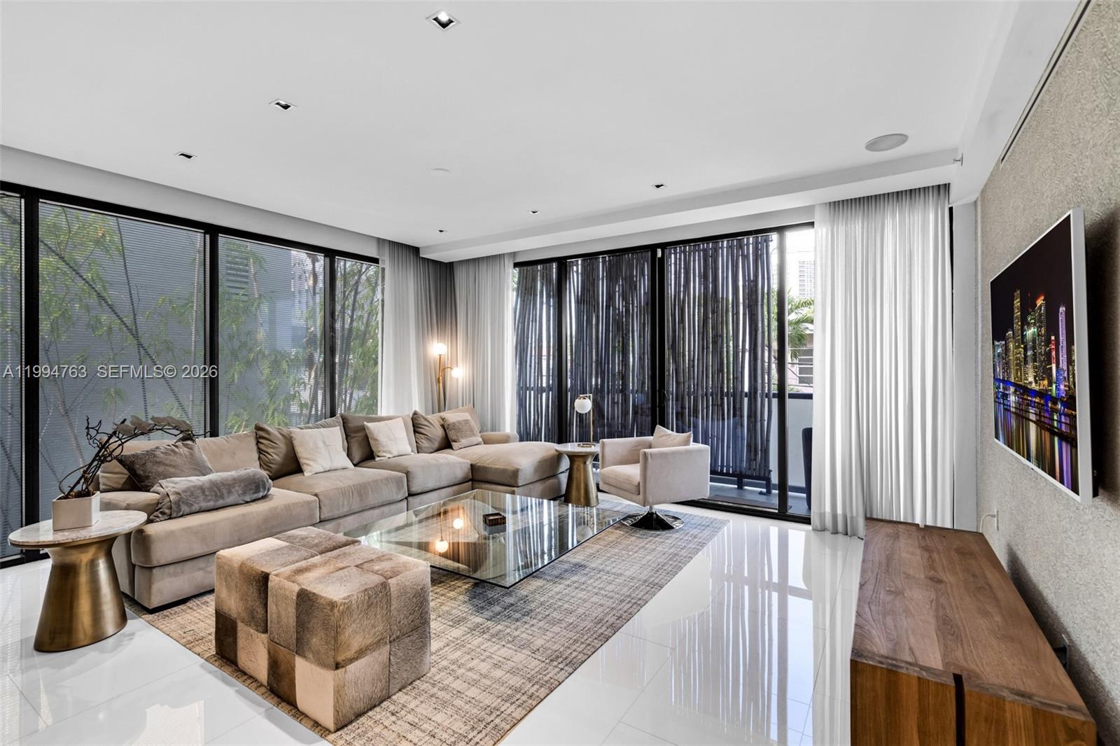 350 Meridian Ave #202 - 350 Meridian Ave #202, Miami Beach, FL 33139 Luxury Property | Jose Angel Pina