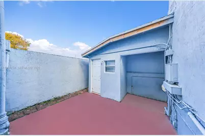 330 NW 25th Ave, Miami, FL 33125 - Photo 13