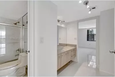 2333 Brickell Ave #305, Miami, FL 33129 - Photo 23