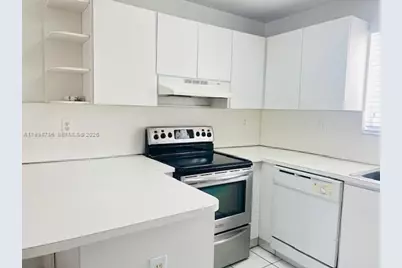 3260 W 70th St #202, Hialeah, FL 33018 - Photo 5