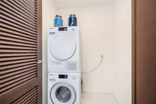 1000 Brickell Plaza, Miami, FL 33131 - Photo 25