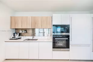 1000 Brickell Plaza, Miami, FL 33131 - Photo 11