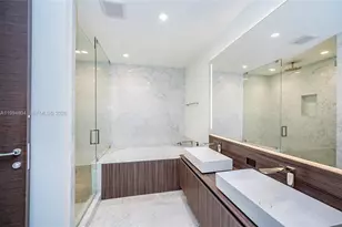 1000 Brickell Plaza, Miami, FL 33131 - Photo 15