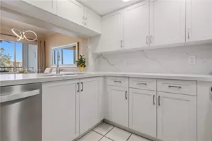 13705 SW 12th St, Pembroke Pines, FL 33027 - Photo 7