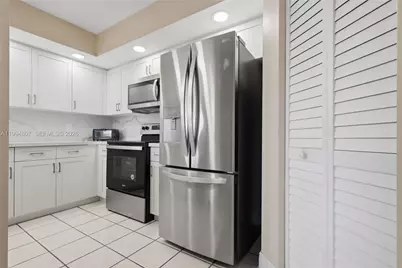 13705 SW 12th St #202B, Pembroke Pines, FL 33027 - Photo 5