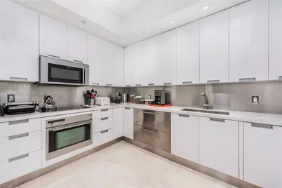 100 S Pointe Dr #610, Miami Beach, FL 33139 - Photo 17