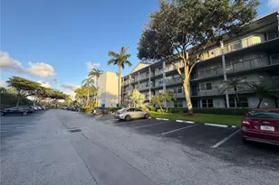 12500 SW 5th Ct, Pembroke Pines, FL 33027 - Photo 11