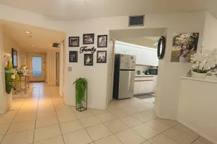 12500 SW 5th Ct, Pembroke Pines, FL 33027 - Photo 3