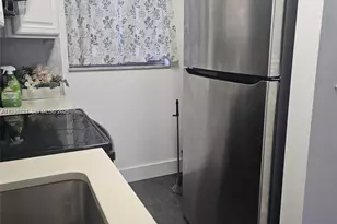 6055 W 19th, Hialeah, FL 33012 - Photo 5