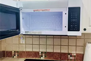 17570 Atlantic Blvd, Sunny Isles Beach, FL 33160 - Photo 11