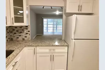 5530 N Lakewood Cir N #722, Margate, FL 33063 - Photo 3