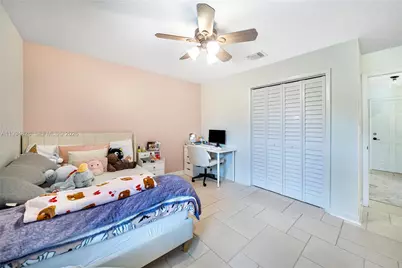1110 Cedar Creek Way, Davie, FL 33325 - Photo 5