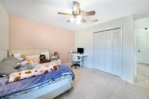 1110 Cedar Creek Way, Davie, FL 33325 - Photo 5