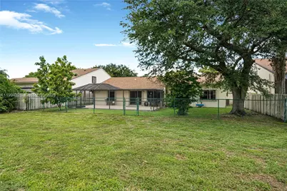 1110 Cedar Creek Way, Davie, FL 33325 - Photo 21