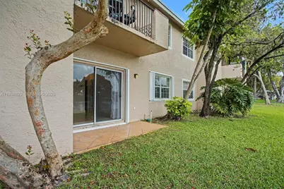 1731 NW 96th Ter #2J, Pembroke Pines, FL 33024 - Photo 17