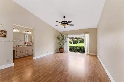 5669 Pinecrest Cir, Boca Raton, FL 33433 - Photo 19