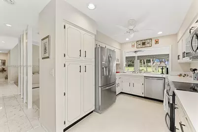 5669 Pinecrest Cir, Boca Raton, FL 33433 - Photo 13