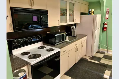 1751 W 38th Pl #1004A, Hialeah, FL 33012 - Photo 7