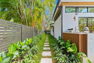 525 NE 101 St, Miami Shores, FL 33138 - Photo 57