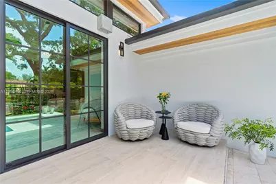 525 NE 101 St, Miami Shores, FL 33138 - Photo 17