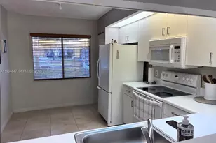 900 SW 142nd Ave, Pembroke Pines, FL 33027 - Photo 9
