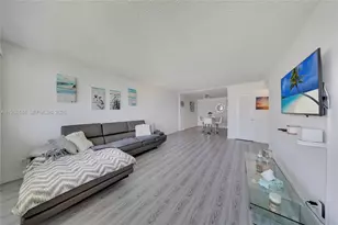 111 Golden Isles Dr, Hallandale Beach, FL 33009 - Photo 17