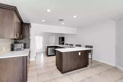 3206 NW 89th Ter, Coral Springs, FL 33065 - Photo 9