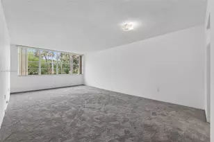 1400 St Charles Pl, Pembroke Pines, FL 33026 - Photo 5