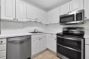 1400 St Charles Pl, Pembroke Pines, FL 33026 - Photo 11