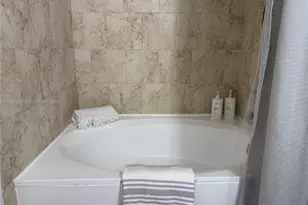 600 Parkview Dr, Hallandale Beach, FL 33009 - Photo 13