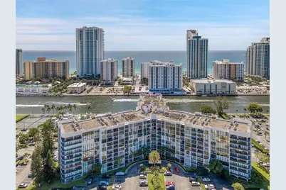 600 Parkview Dr #222, Hallandale Beach, FL 33009 - Photo 21