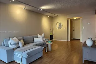 600 Parkview Dr, Hallandale Beach, FL 33009 - Photo 9