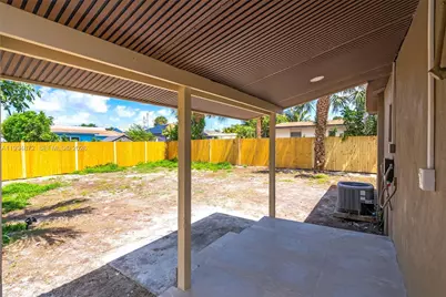 1660 W 26th St, Riviera Beach, FL 33404 - Photo 21