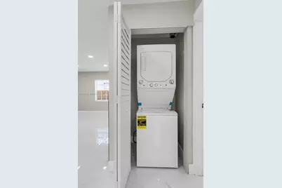 1660 W 26th St, Riviera Beach, FL 33404 - Photo 17