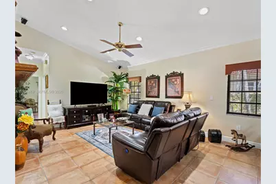 16828 NW 83rd Pl, Miami Lakes, FL 33016 - Photo 13