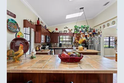 16828 NW 83rd Pl, Miami Lakes, FL 33016 - Photo 15