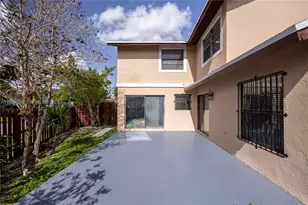 914 NW 106th Ave Cir, Miami, FL 33172 - Photo 5