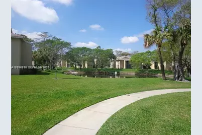800 Cypress Park Way #J1, Deerfield Beach, FL 33064 - Photo 11