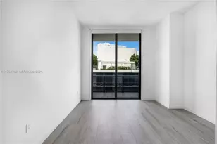 45 SW 9th St, Miami, FL 33130 - Photo 17