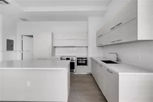 45 SW 9th St, Miami, FL 33130 - Photo 7