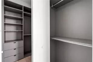 45 SW 9th St, Miami, FL 33130 - Photo 19