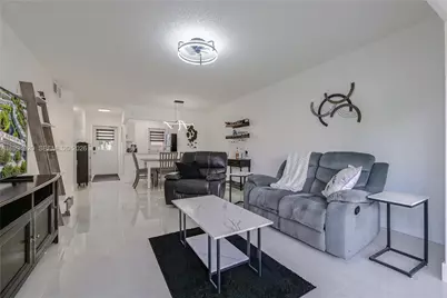 4701 NW 34th St #502, Lauderdale Lakes, FL 33319 - Photo 1