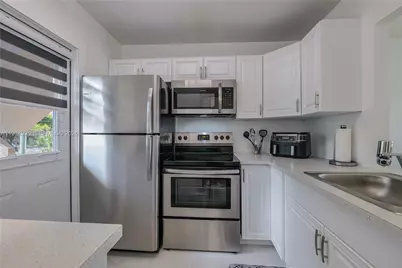 4701 NW 34th St #502, Lauderdale Lakes, FL 33319 - Photo 7