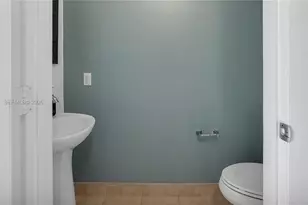 90 SW 3rd St, Miami, FL 33130 - Photo 29