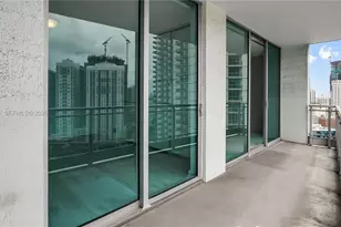 90 SW 3rd St, Miami, FL 33130 - Photo 25