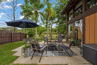 10101 Woodbury Ct, Pembroke Pines, FL 33026 - Photo 35