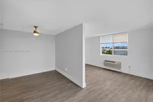 1255 W Collins Ave, Miami Beach, FL 33139 - Photo 17