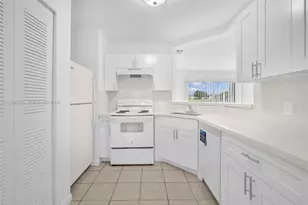 3437 NW 44th St, Oakland Park, FL 33309 - Photo 13